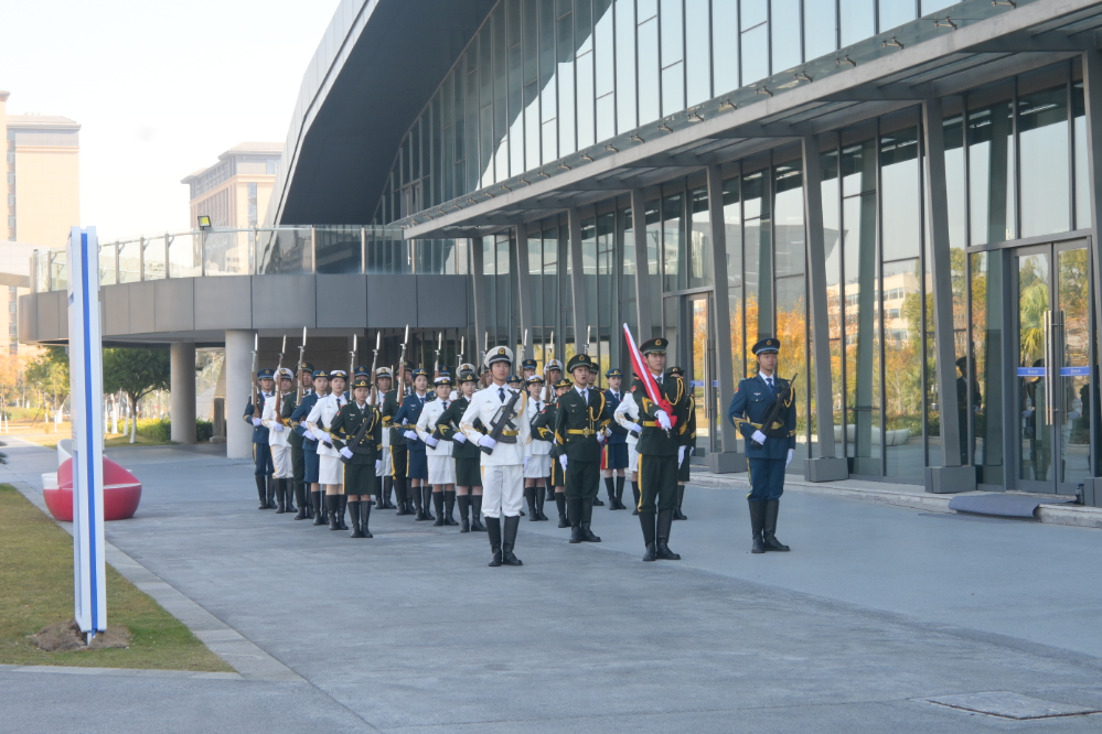 市委常委温州军分区司令员王辉点赞温理工 海鸥护卫队1.JPG